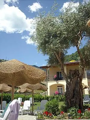 Sleeps 6 Pool Wifi Villa